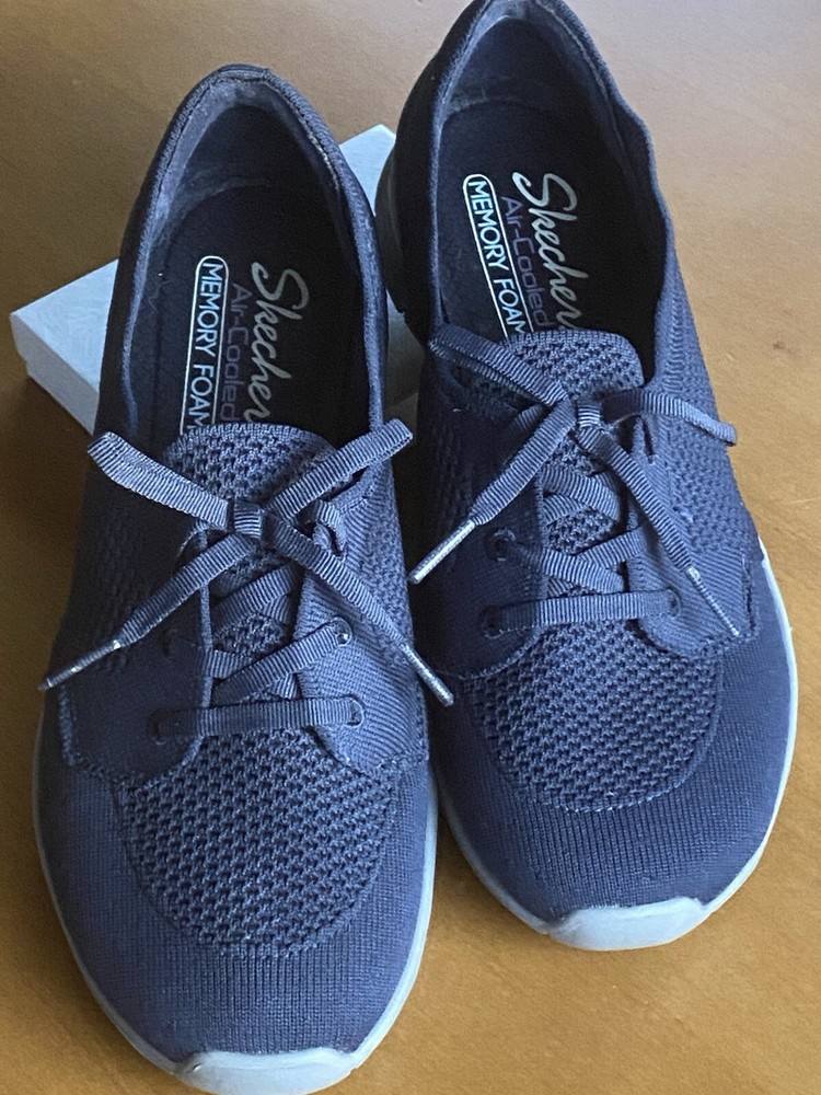 Skechers Knit Mesh Air Cooled Memory Foam Sneakers Washable Navy Size 8 Nice