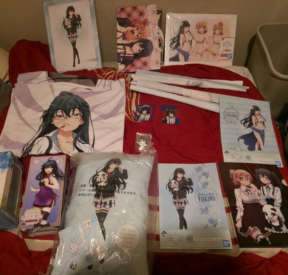 Yukino Yukinoshita Merchandise Bundle