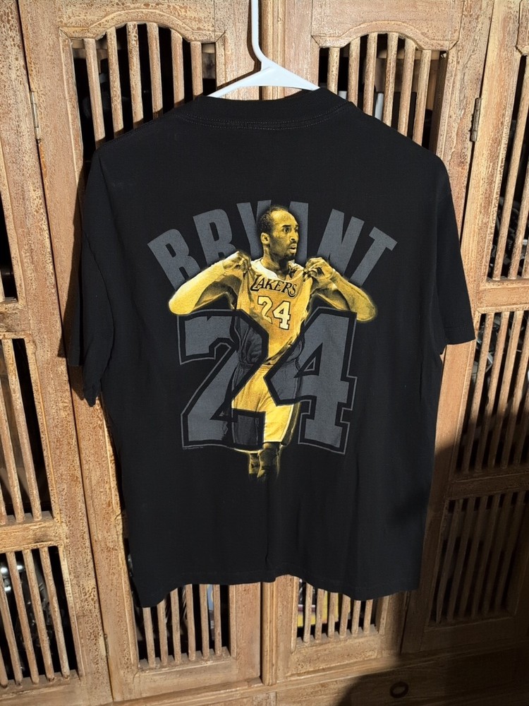 Vintage Kobe Bryant Black Mamba Los Angeles Lakers T-shirt Medium