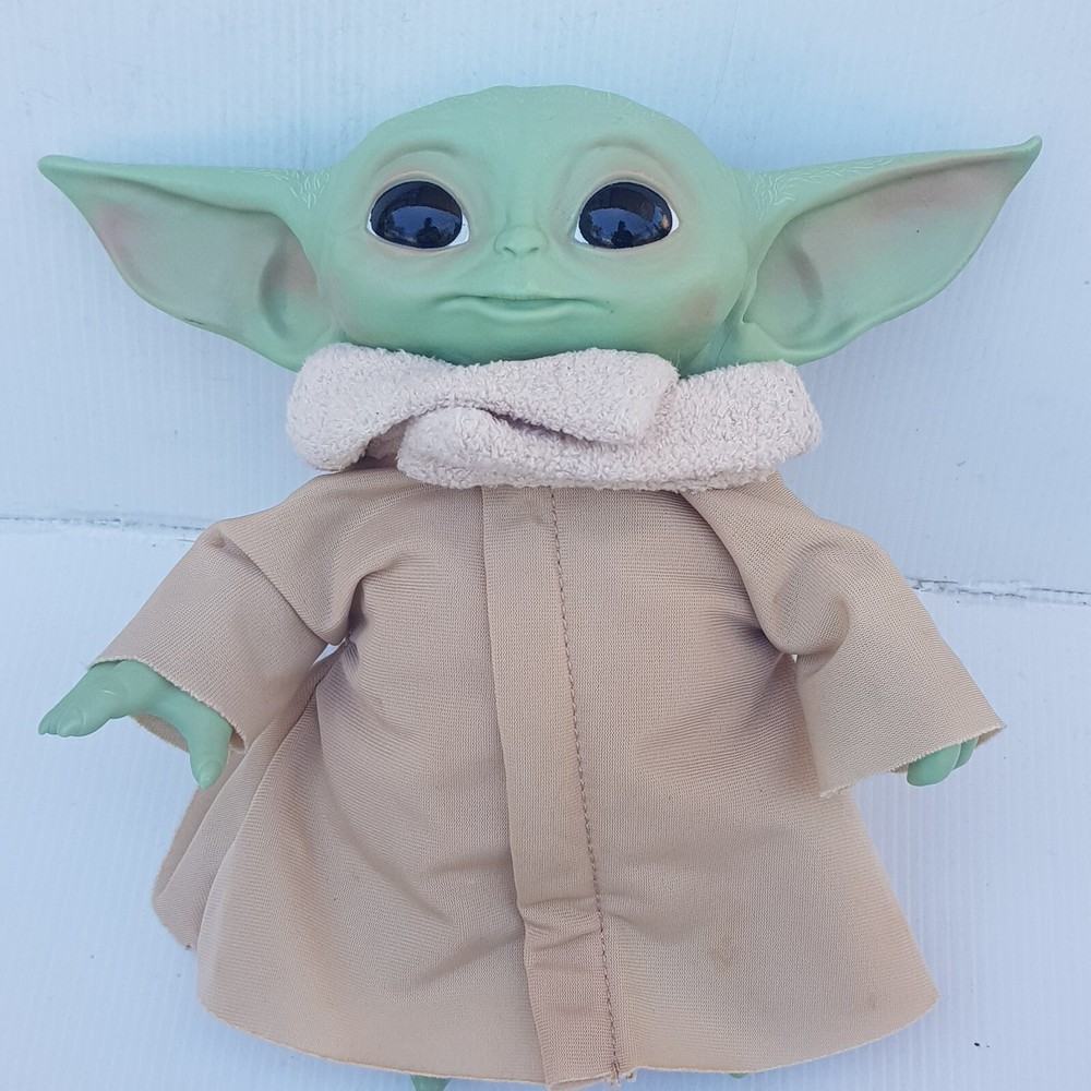 Hasbro Star Wars The Mandalorian Grogu Talking Plush Toy with Sound Effects