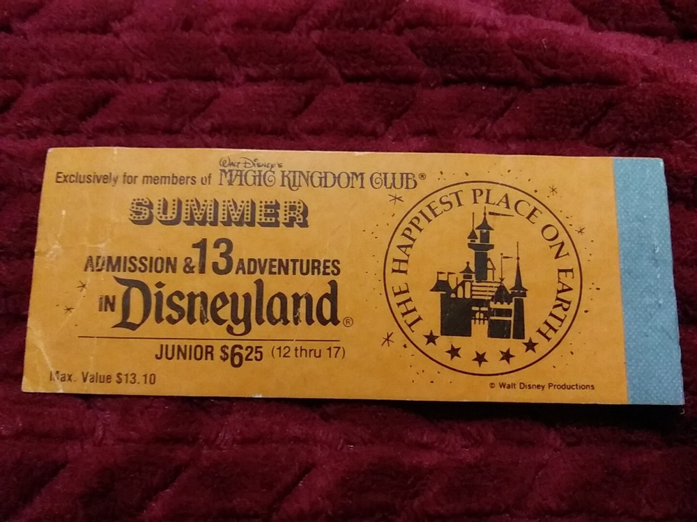 Vintage Disneyland Magic Kingdom Club Junior Child Ticket Coupon Book Linco-image
