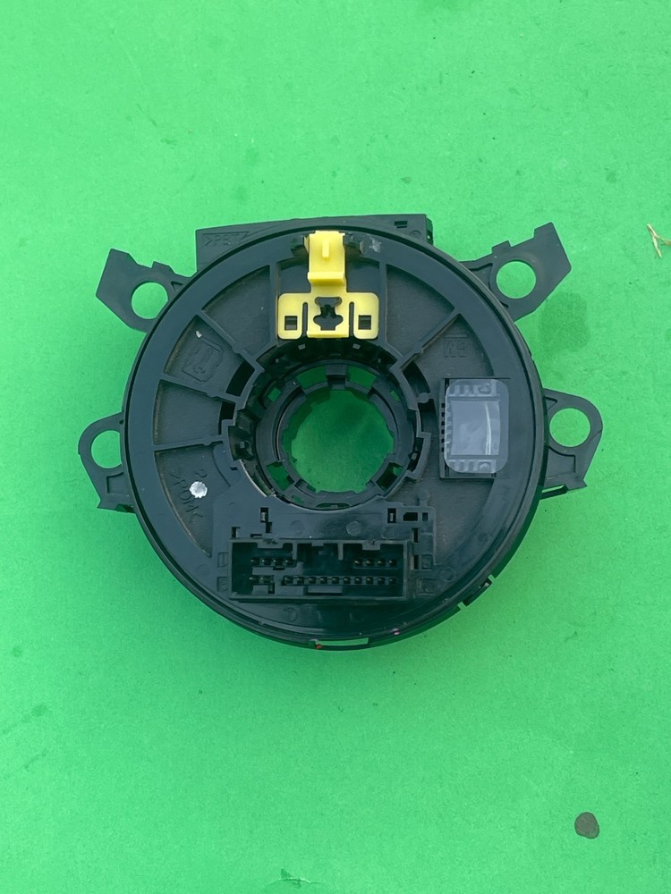 2020-2024 CHEVROLET SILVERADO 1500 STEERING WHEEL CLOCK SPRING OEM 84393466