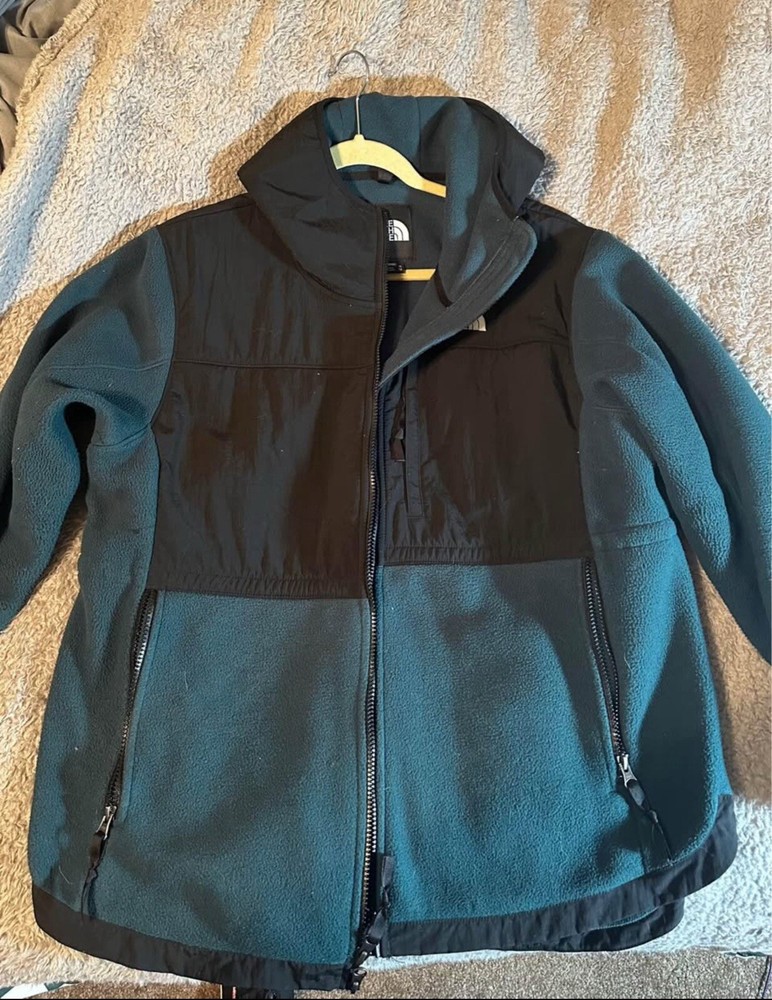 North Face Teal Womens Waterproof Lightweight Jacket for Outdoor Adventures