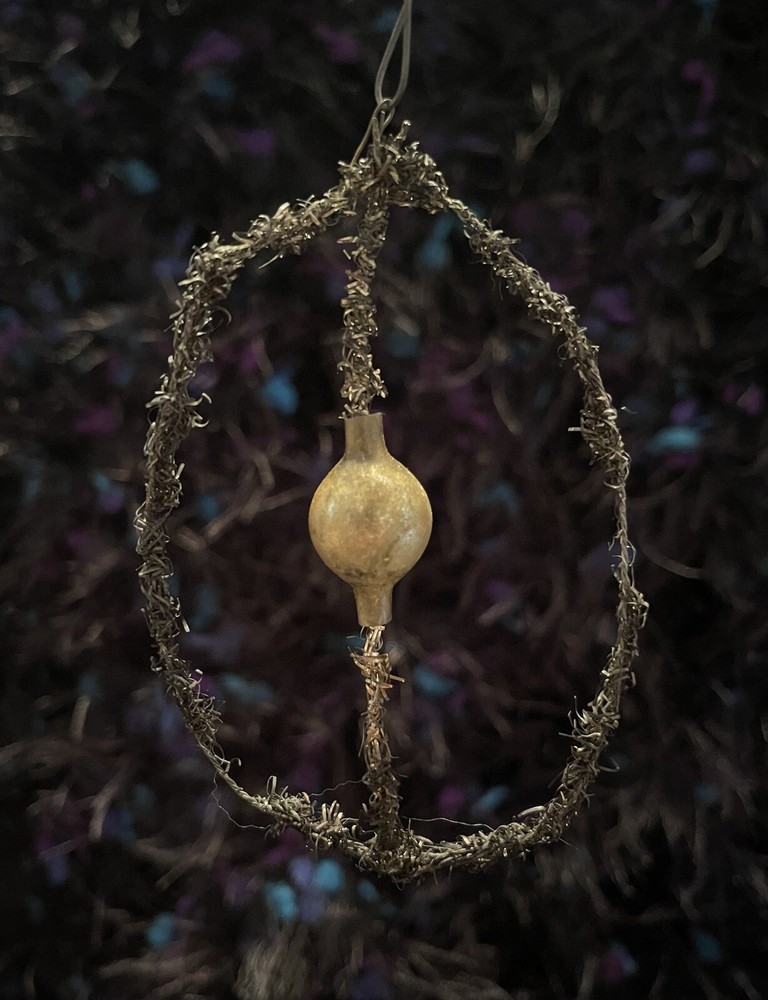 Vintage tinsel Japanese wreath ornament 3.5”