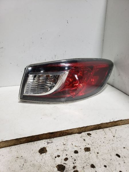 10-13 Mazda 3 Sedan Passenger Tail Light Quarter Panel Mount 712906