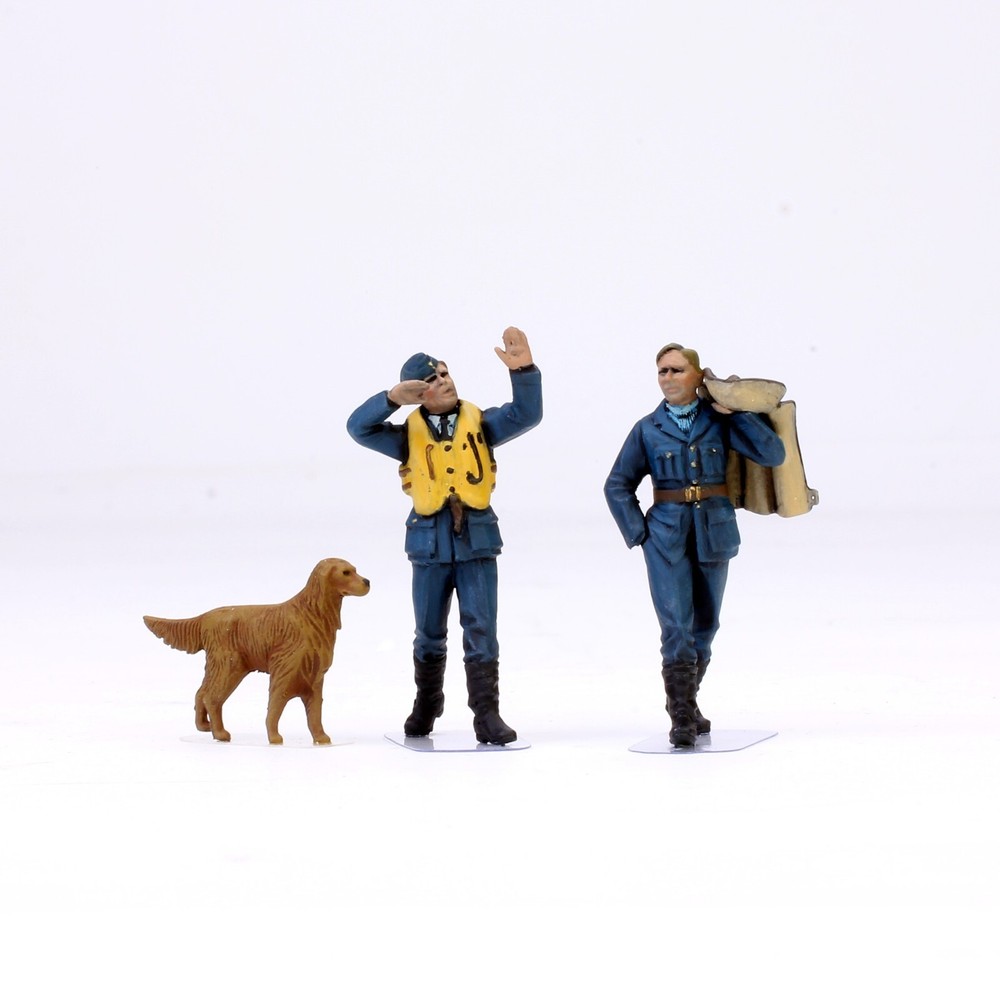 PreSale Pro-Painted Set 02 RAF Pilots & Dog WW2-image