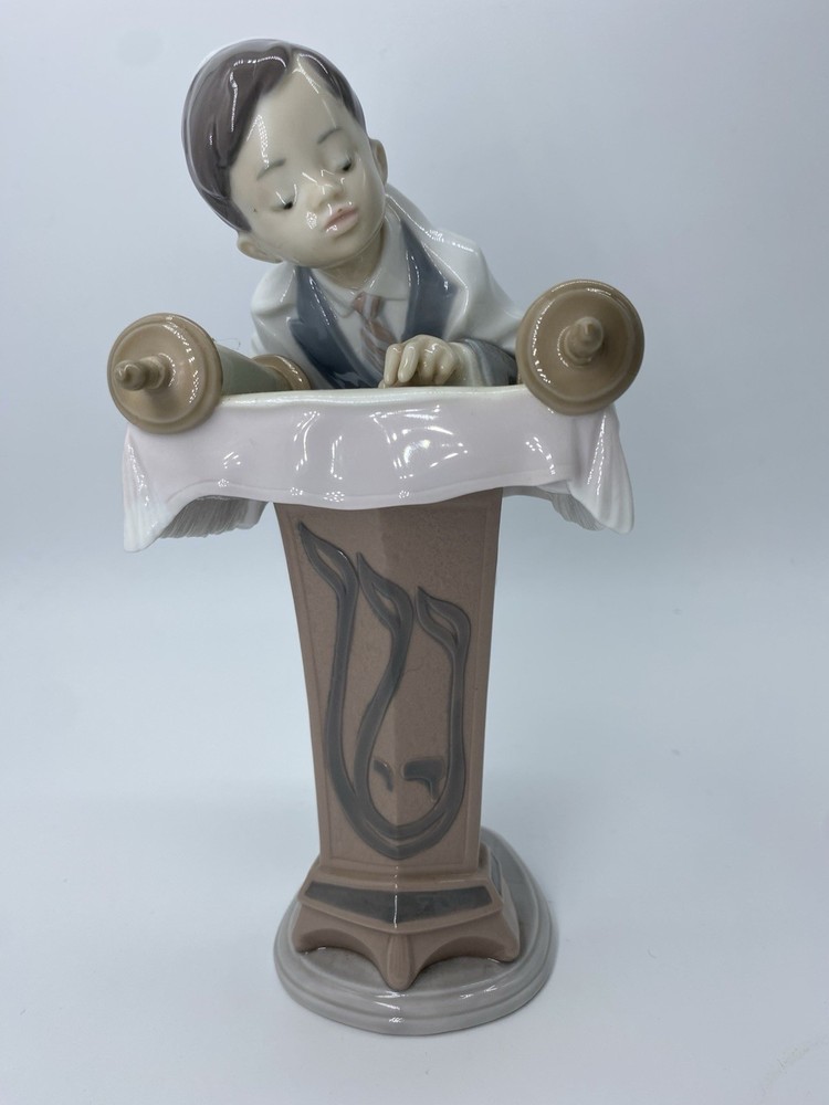 Vintage Lladro #6004 Jewish Boy Bar Mitzvah Figurine 8.5