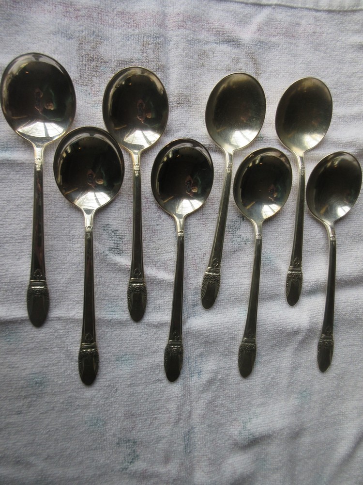 Set of 8 1847 Rogers Bros IS Silverplate FIRST LOVE 7