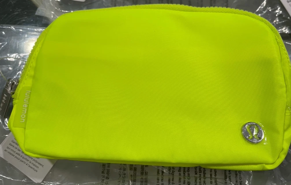 Lululemon Everywhere Belt Bag 1L Crossbody in Bright Neon Green