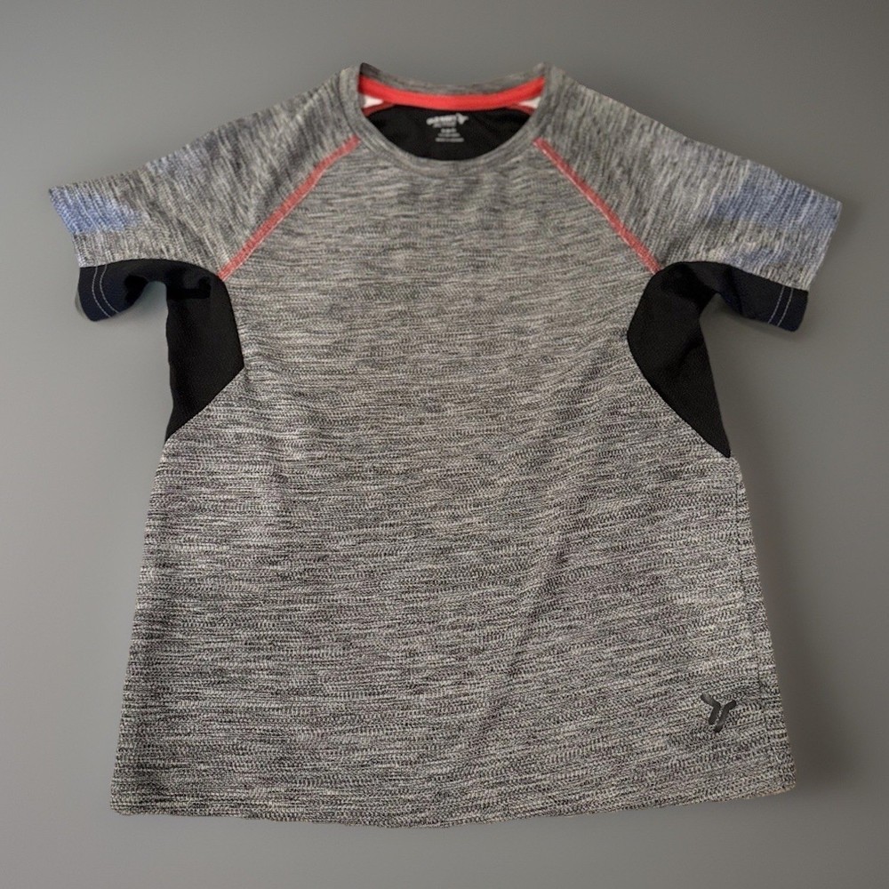 Old Navy Active Go Dry Shirt, Small (6-7) Boys, Black/Grey/Red