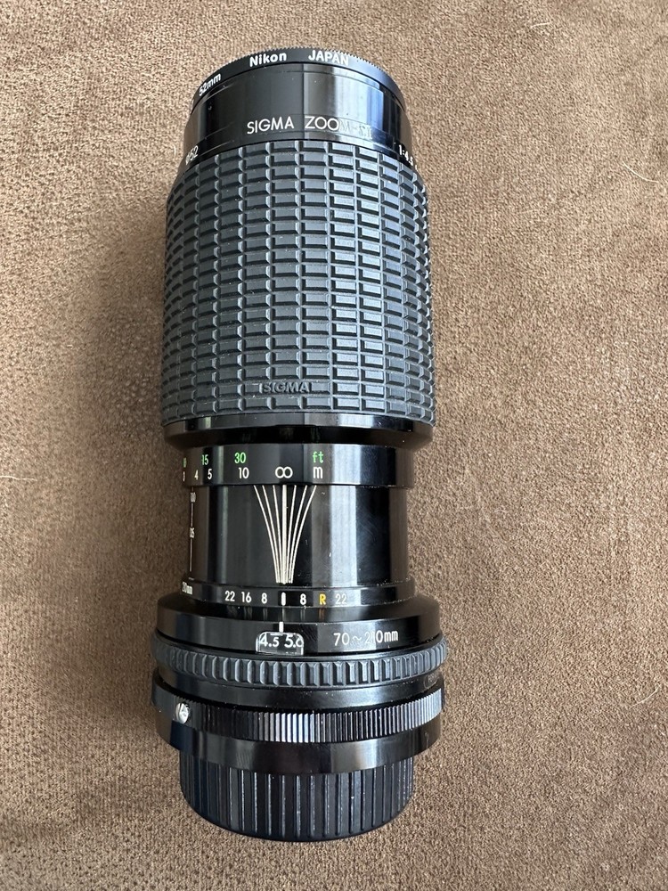 Sigma ZOOM-K II 70-210mm f/4.5 Multi-Coated Lens with 52mm Filter for Olympus Cameras