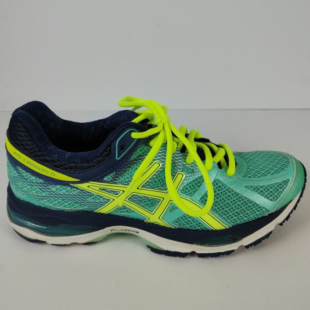 Asics womens running shoes size 6 Gel-Cumulus 17