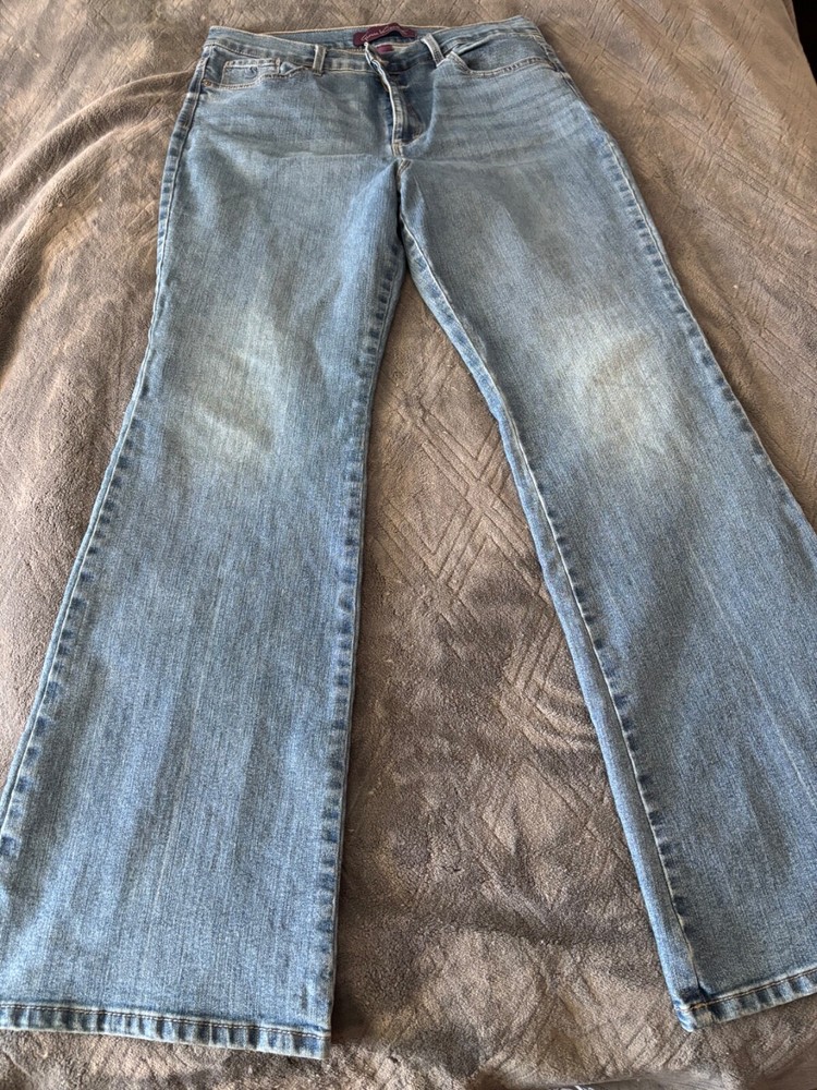 Women’s Gloria Vanderbilt Amanda Bootcut Blue Jeans Size 12
