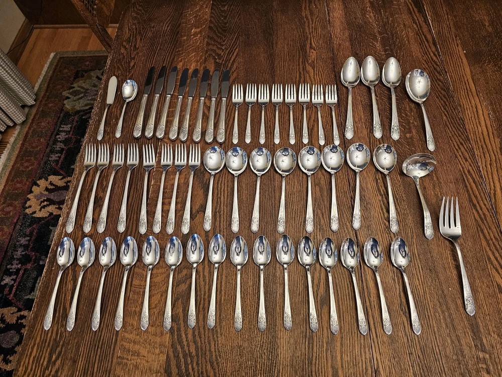Vintage Rogers Silver Mist Marigold 56 Piece Silverplated Flatware Set Service 8