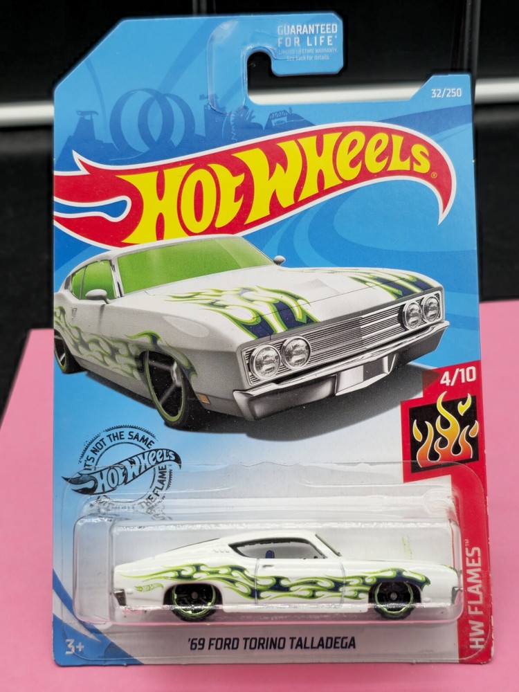 Hot Wheels ‘69 Ford Torino Talladega HW Flames White Green Flames 1:64 B148