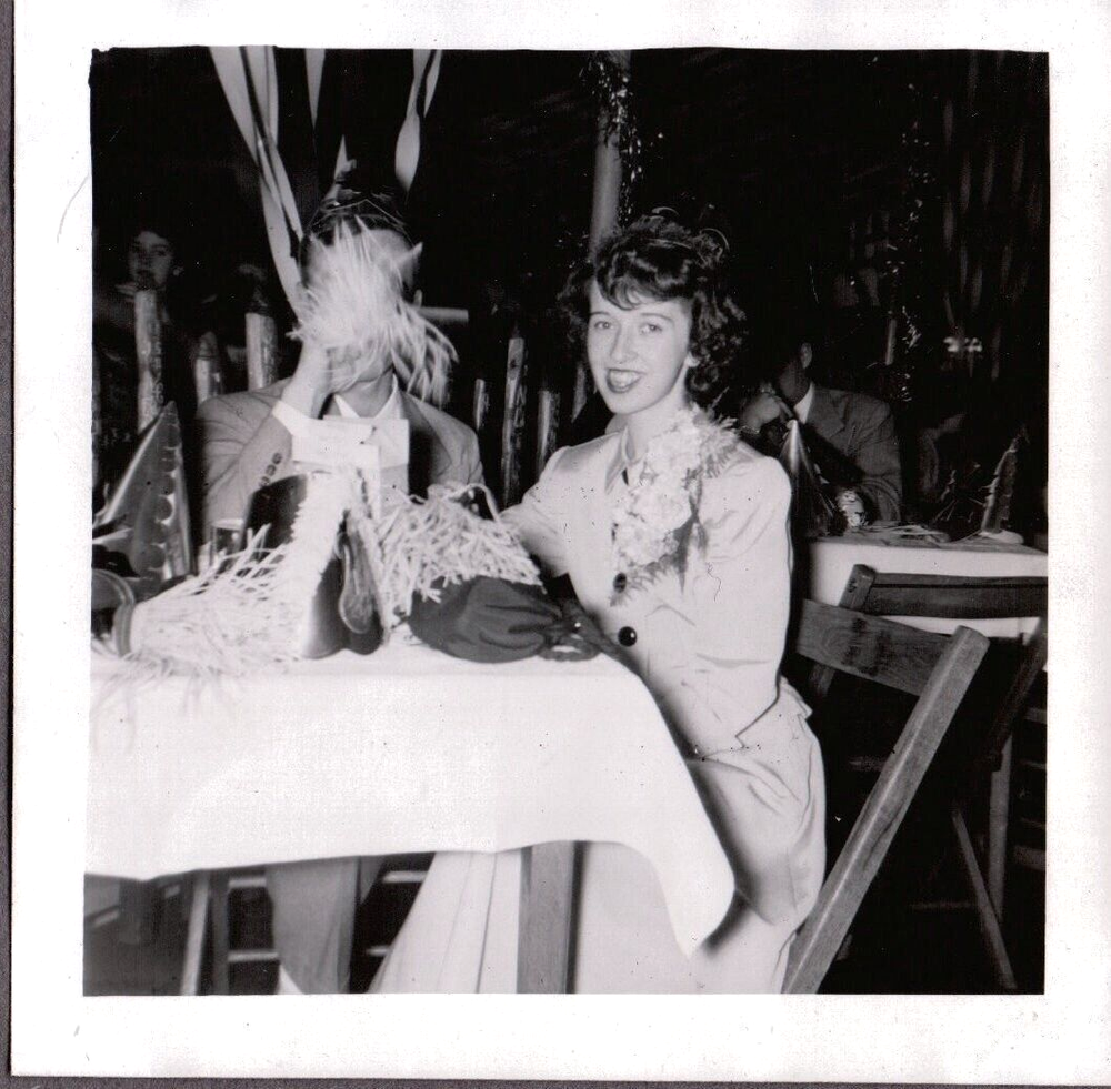 PHOTOGRAPH GRIMSLEY/BORLAND GIRLS NEW YEARS EVE PARTY ROCHESTER NEW YORK PHOTO-image
