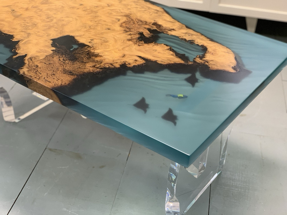 Epoxy Ocean Table Diver Scene