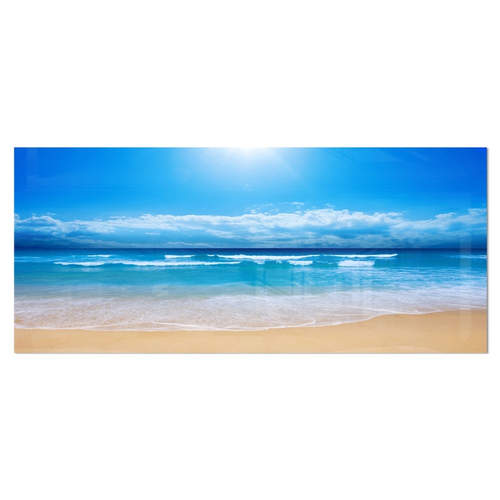 Designart 'Paradise Beach' Seascape Photography Metal Wall  Small