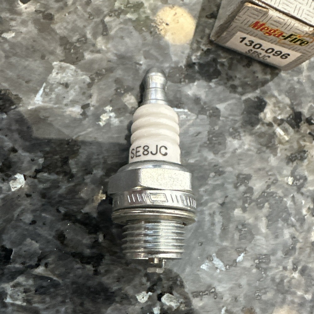 Mega-Fire Ignition Spark Plug 130-096 replaces SE8JC Mower Chainsaw USA