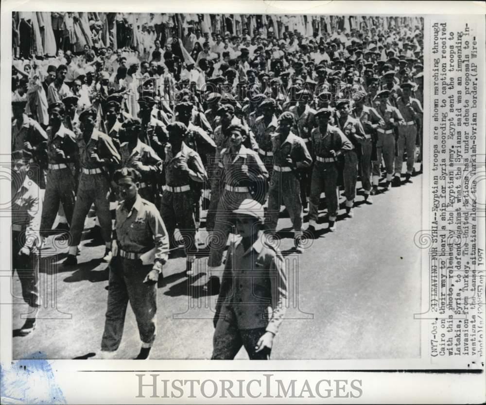 1957 Press Photo Egyptian troops march in Cairo to board a ship bound for Syria