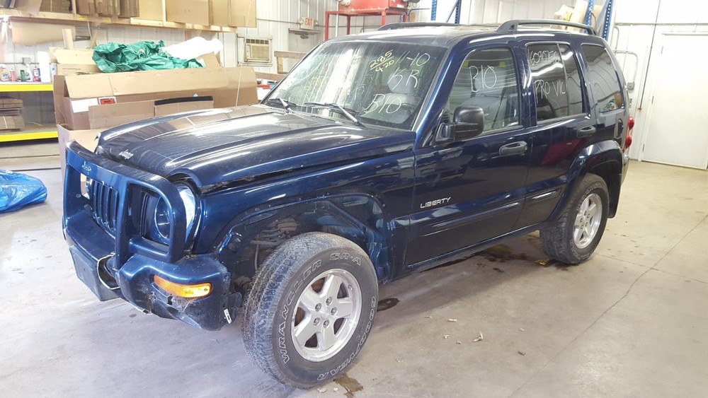 Used Driving Light fits: 2004 Jeep Liberty Fog-Driving bumper mounted Grade B