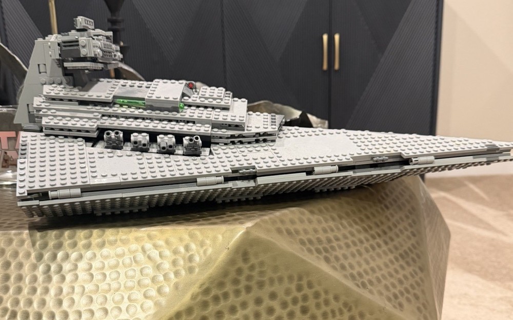 LEGO Star Wars: Imperial Star Destroyer (75055) - 99% Complete No Mini-figures