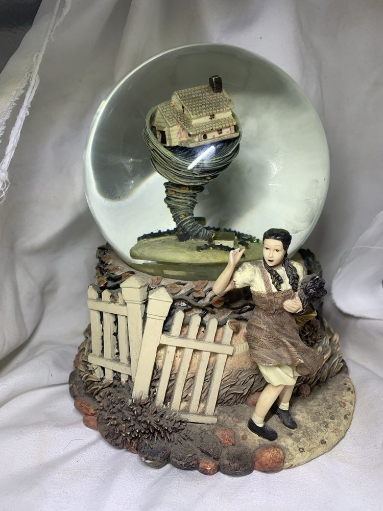 Wizard of Oz Tornado Spinning Water Globe San Francisco Music Box Co. Working