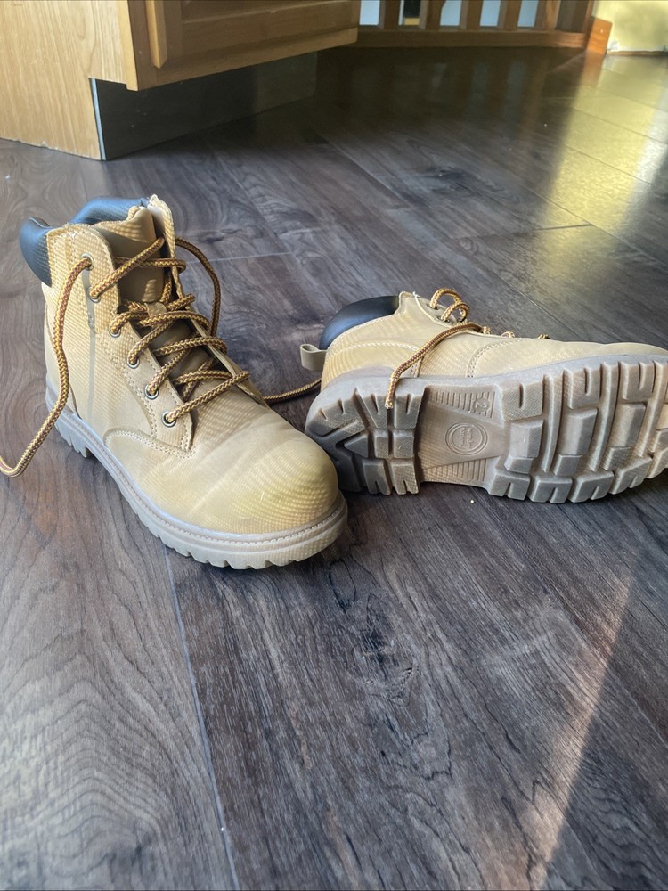 Youth Size 2 Boots Barely Worn Slight Scuffs On Toe See Photos