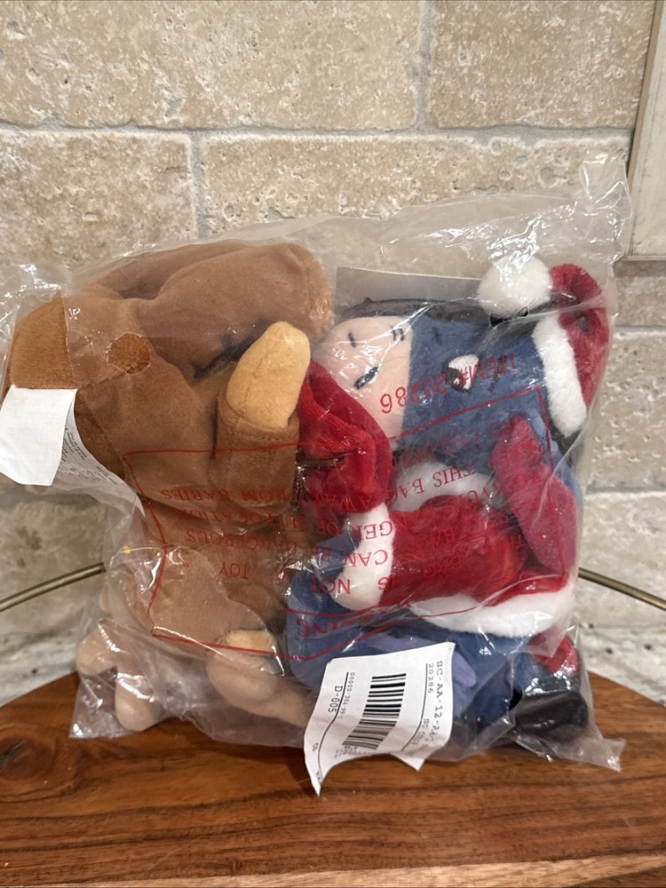 SEALED RARE 1999 RETIRED DISNEY THEME PARK POOH REINDEER EEYORE SANTA PLUSH