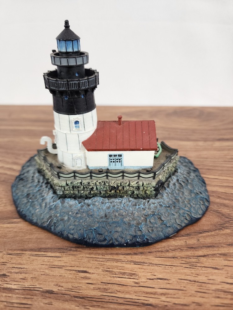 Detroit River Light Danbury Mint Great Lakes Lighthouses Michigan