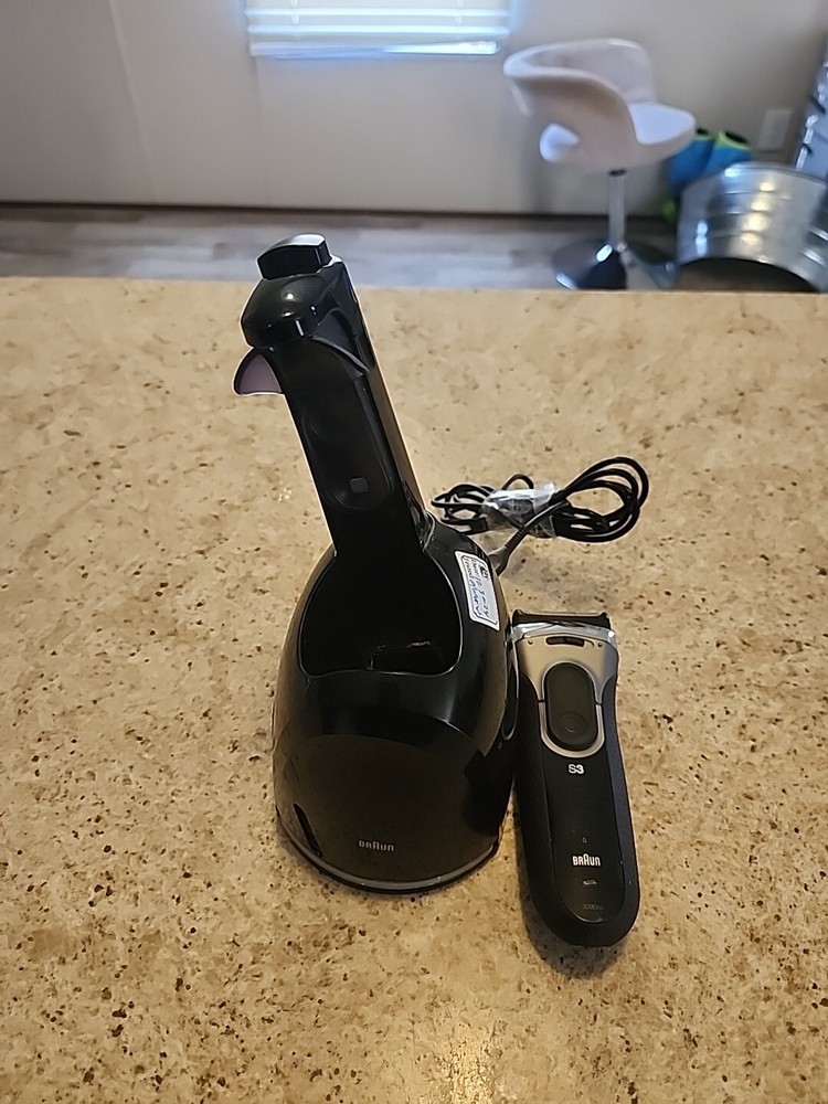 Braun S3 3090cc Shaver And Base Charger