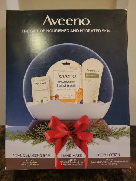 Aveeno Holiday Gift Set For Nourished Hydrated Skin