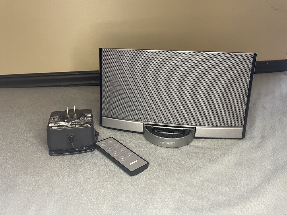 Bose SoundDock Portable Music System N123 with Remote for Enhanced Audio Experience