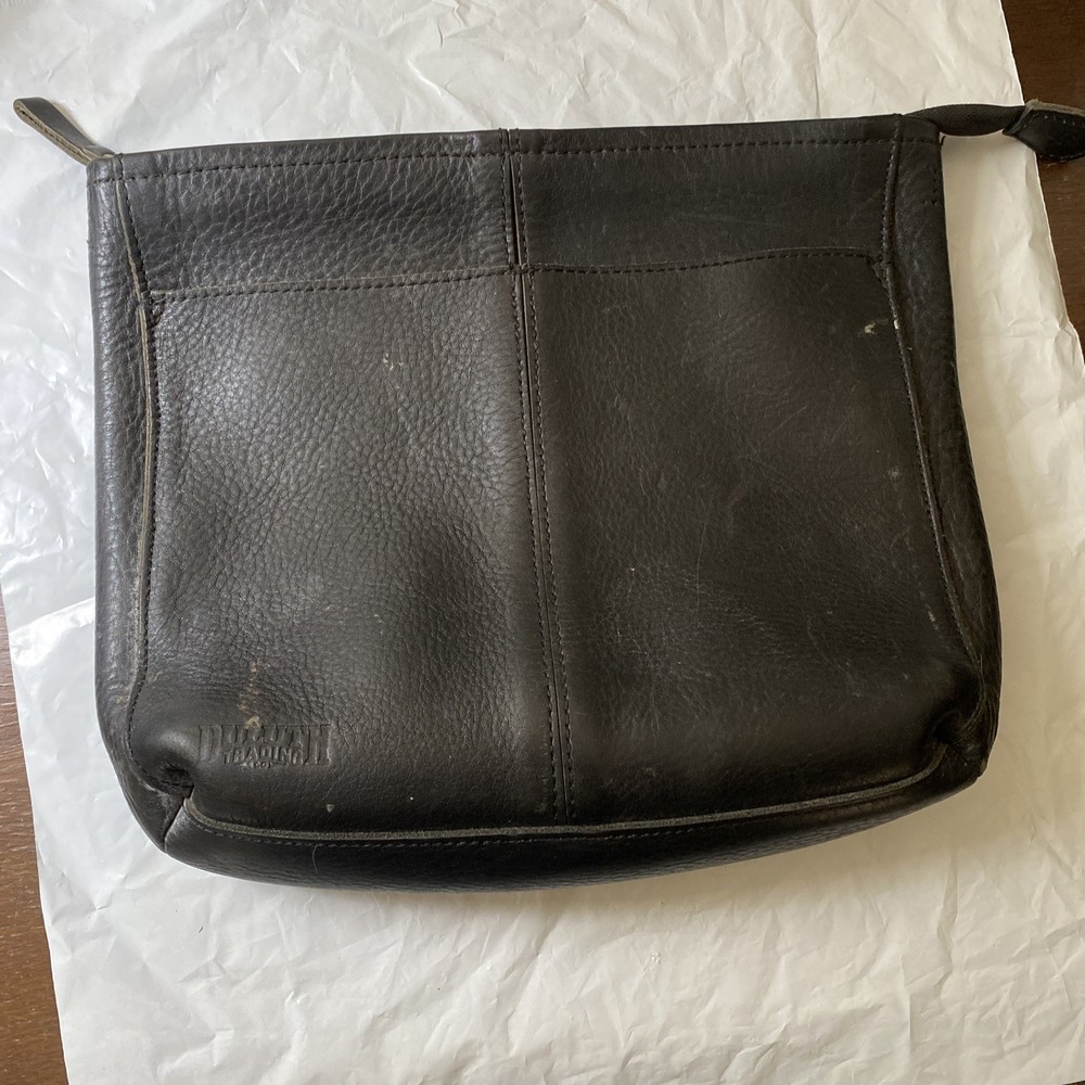 Vintage Duluth Trading black Pebbled Leather Saddle Travel Bag