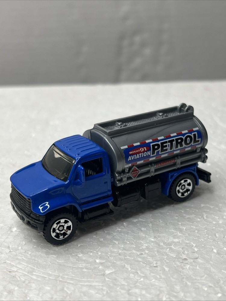 Matchbox Utility Truck 2006 Gas Tanker Blue Toy Collectible Diescast 1:64 Petrol