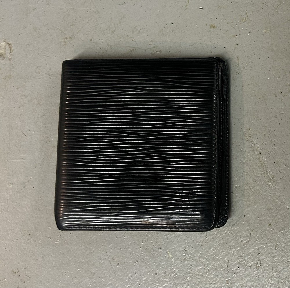 Authenticated Louis Vuitton Epi Wallet Black Bifold Leather Men’s