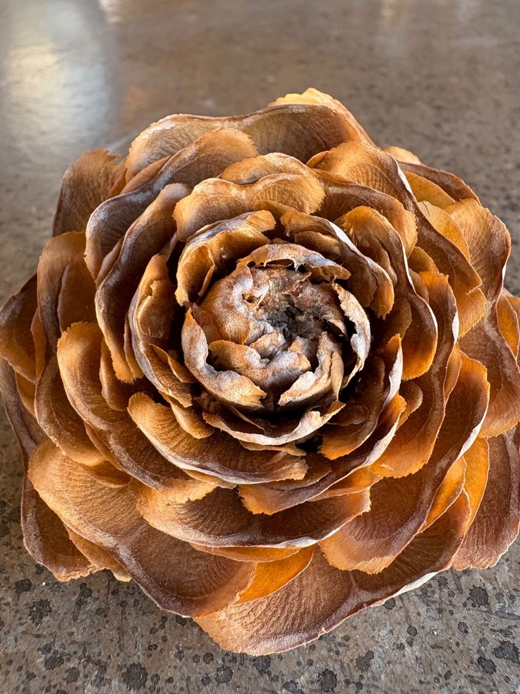 Fragrant rose-scented pinecones for home decor and aromatherapy