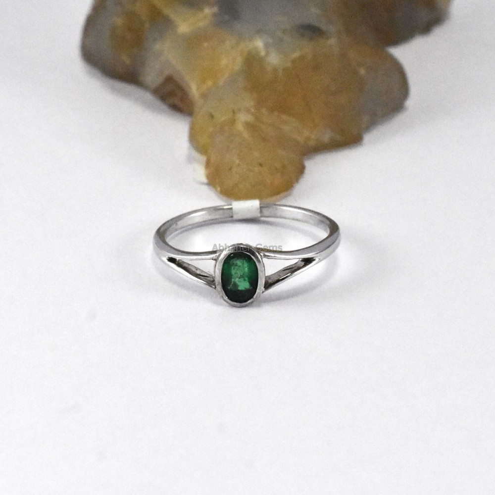 Premium Handmade Emerald Silver Ring – Designer Jewelry at Best Price
