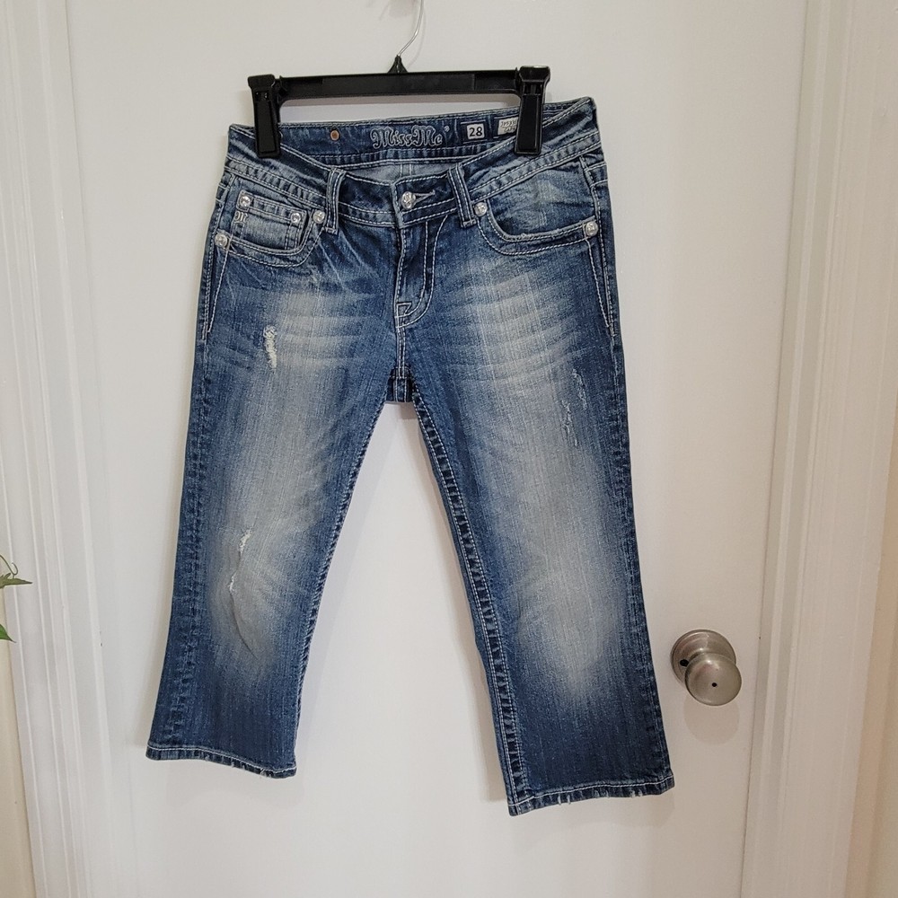 Miss Me rhinestone-studded capri jeans size 28 trendy cropped style