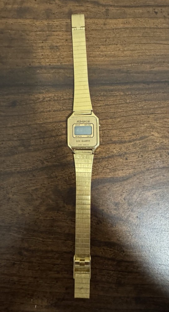 Vintage Advance Quartz Day Date Wrist Watch For Parts Or Repair