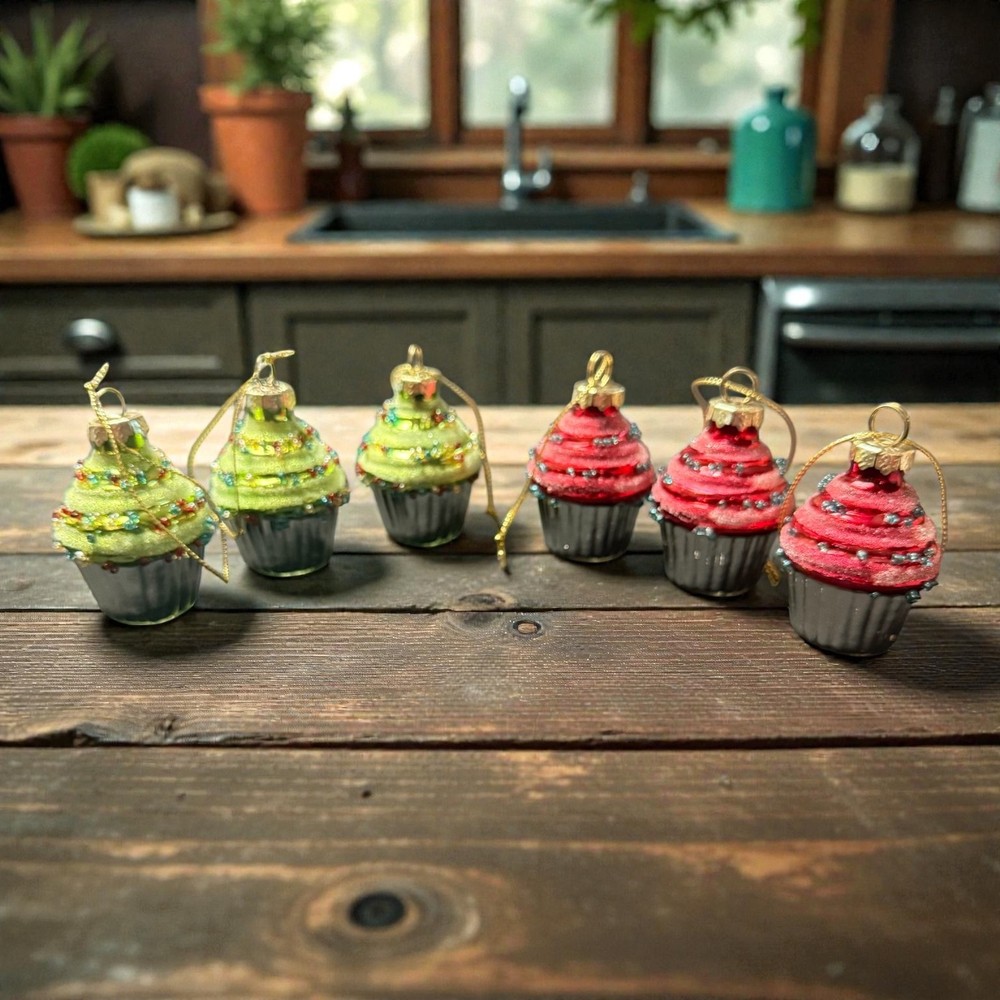 Set of 6 Cupcake Christmas Ornaments - Red & Green - Holiday Decor - New (S2-87)