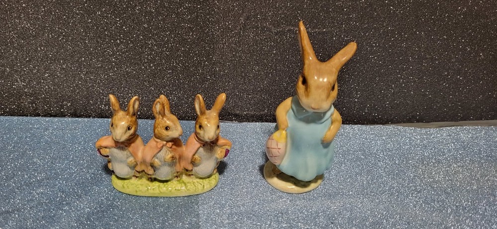 Vintage Beswick England Beatrix Potter Mrs. Flopsy Bunny figurine with minor ear flaw