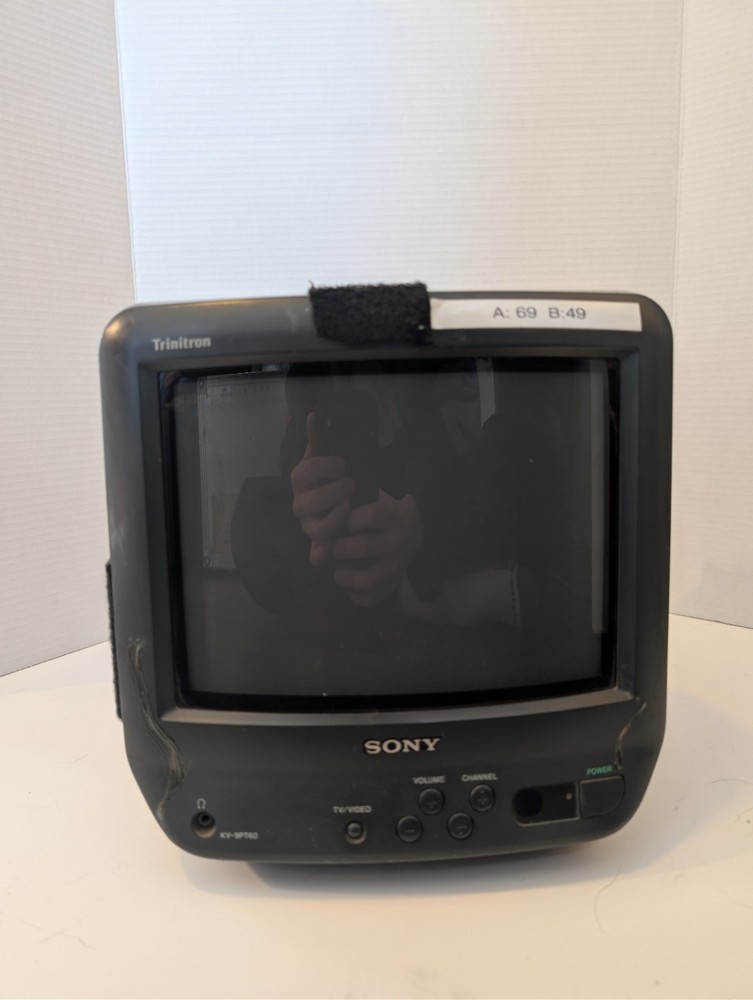 Sony KV-9PT60 Color CRT Monitor - Turn On