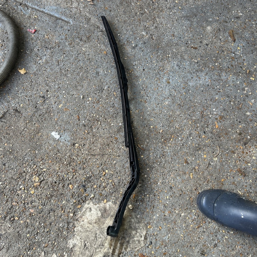 VAUXHALL INSIGNIA A MK1 2008-2017 SET OF FRONT WIPER ARMS 13227400 13227401