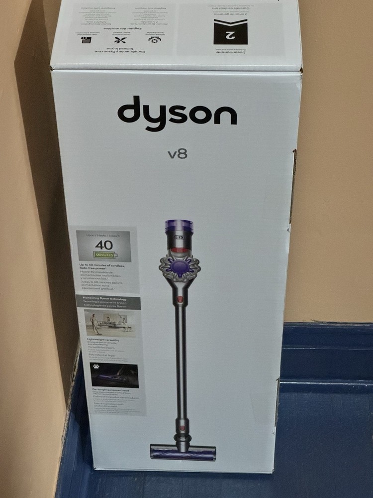 Dyson V8 Vacuum Cleaner