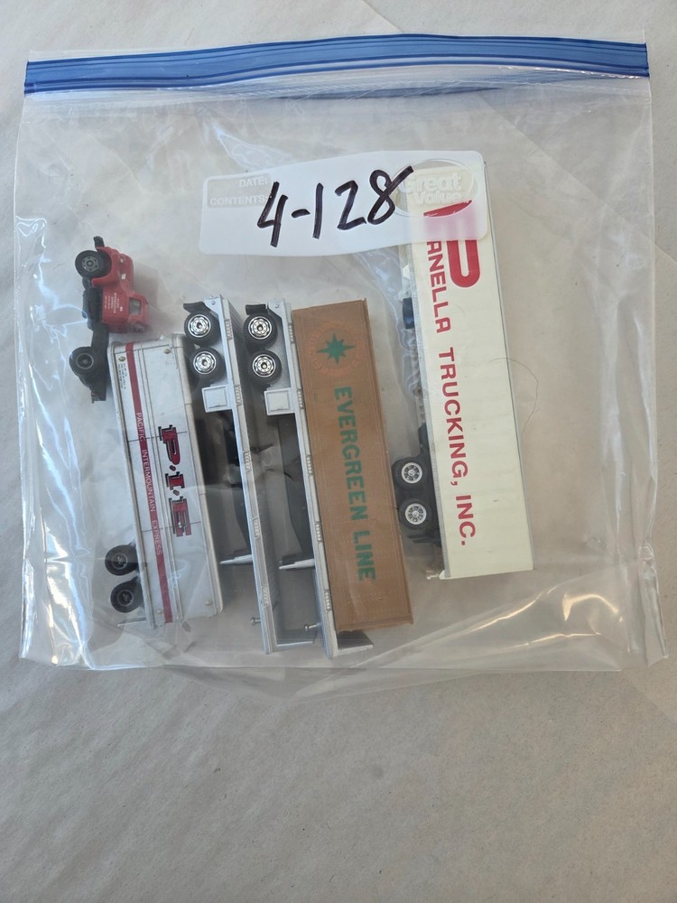 Grab Bag HO Scale Cars 5 Pieces Lot# 4-128