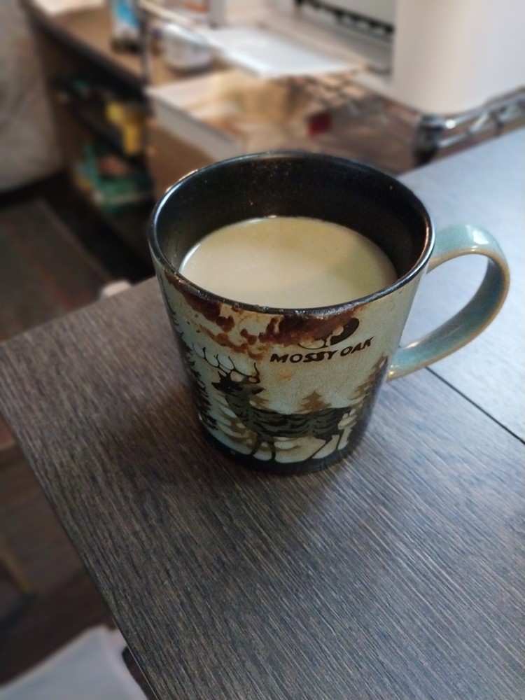 My Coffee Photo Signed 8x10 Kylie Jenner  Sweet Request Thumbnail