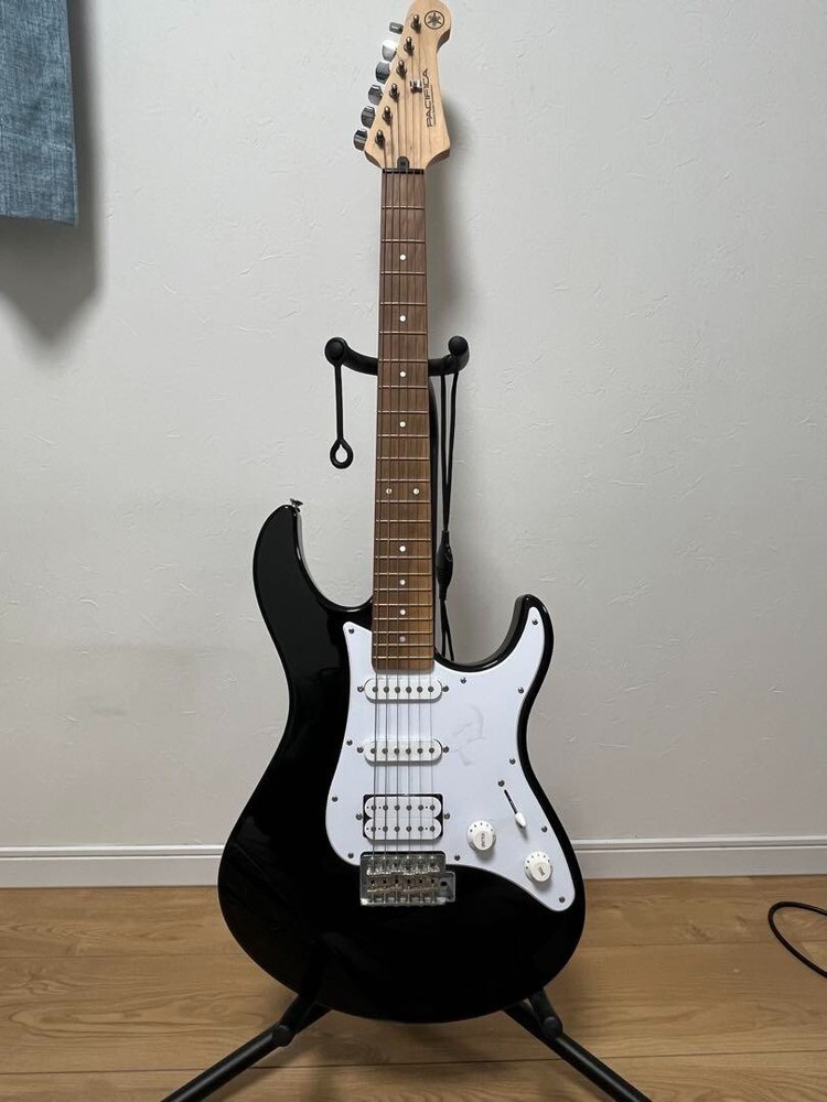 Yamaha PACIFICA Electric Guitar, Black