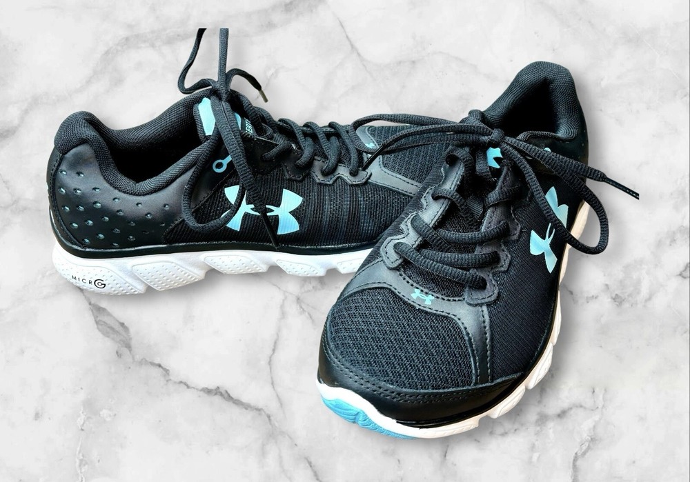Under Armour Women’s Black Blue  Size 6.5 Micro G Assert 6 Running Shoes
