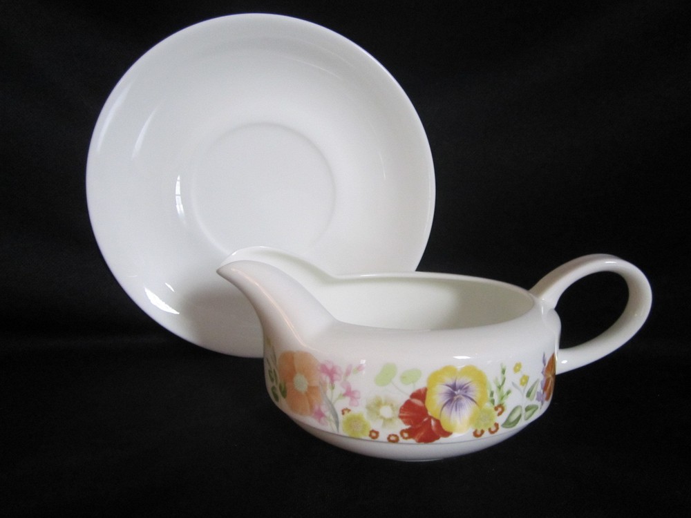 Wedgwood Summer Bouquet Gravy Boat & Stand Susie Cooper Bone China England